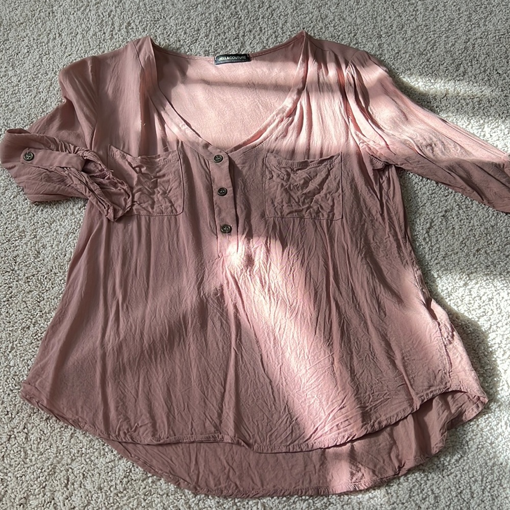 3/4 SLEEVE WITH CHEST POCKETS AND BUTTONS